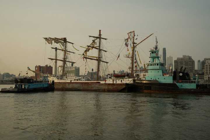 Mexican naval vessel that struck Brooklyn Bridge towed across East River for repairs