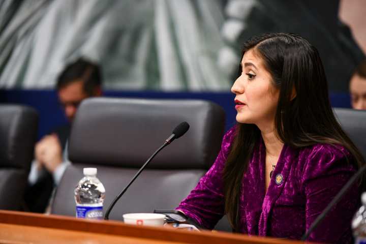 Senadora Jessica Ramos abandona la carrera por la Alcaldía y ofrece su apoyo a Andrew Cuomo