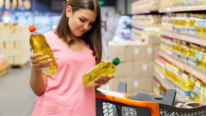 Flax Oil Has More Omega-3s Than Walnuts And Can Help Lower Blood Pressure
