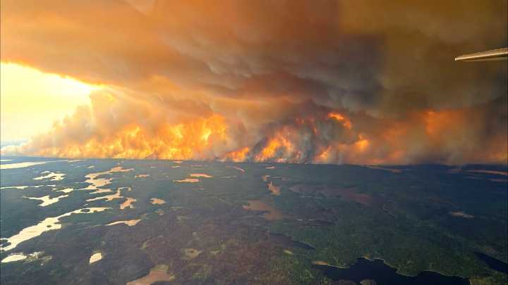 Watch as the northern Manitoba wildfires grow
