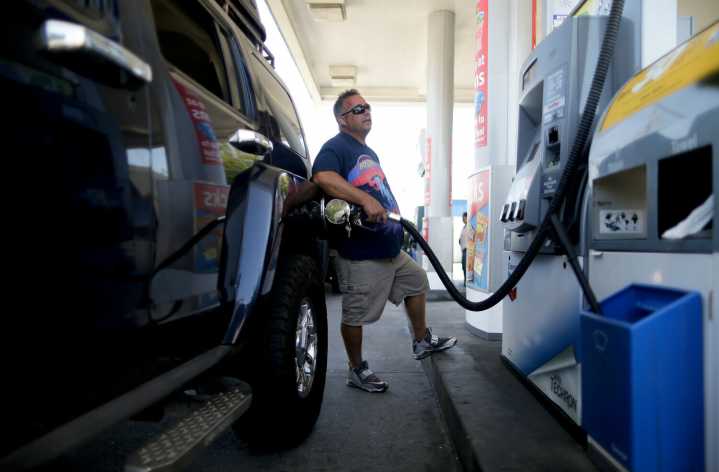 Cheaper oil helping fend off higher gas prices