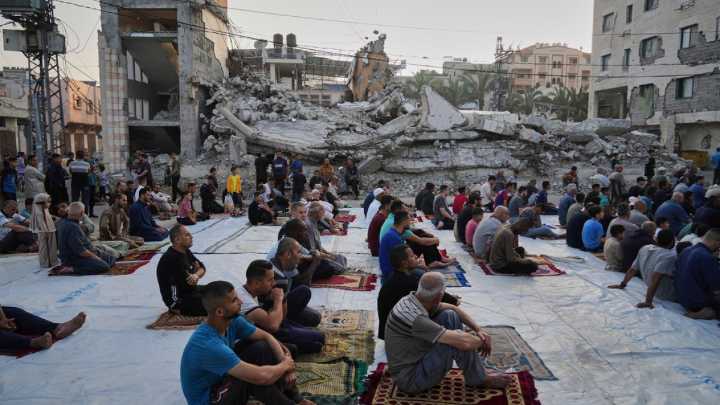 Photos: Muslims around the world celebrate Eid al