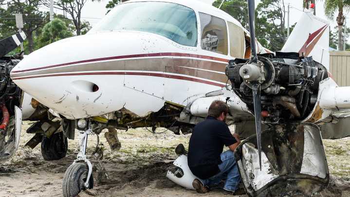 Small Plane removed from Indian River after crash