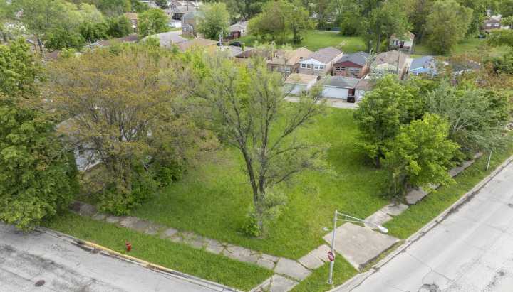 How to build more affordable housing? Tax vacant properties, says University of Chicago students