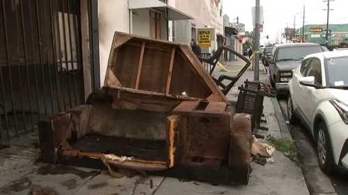 Fire destroys 3 businesses in Harvard Park, Los Angeles overnight