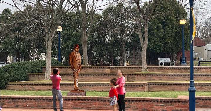 City approves statue of former Mayor Ron Young at Carroll Creek amphitheater
