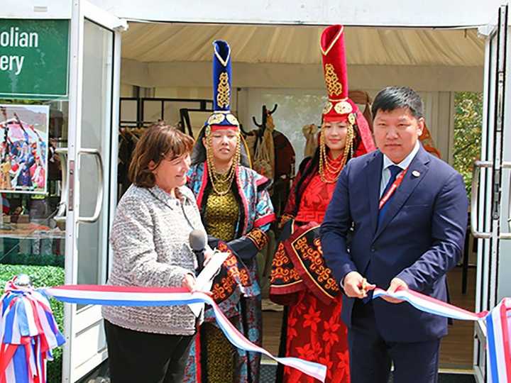 Mongolian embassy visits Spruce Meadows to unveil new exhibit