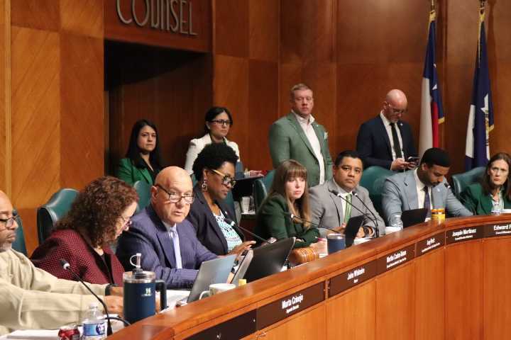 Concejo de Houston aprueba presupuesto de $7 mil millones sin subir impuestos