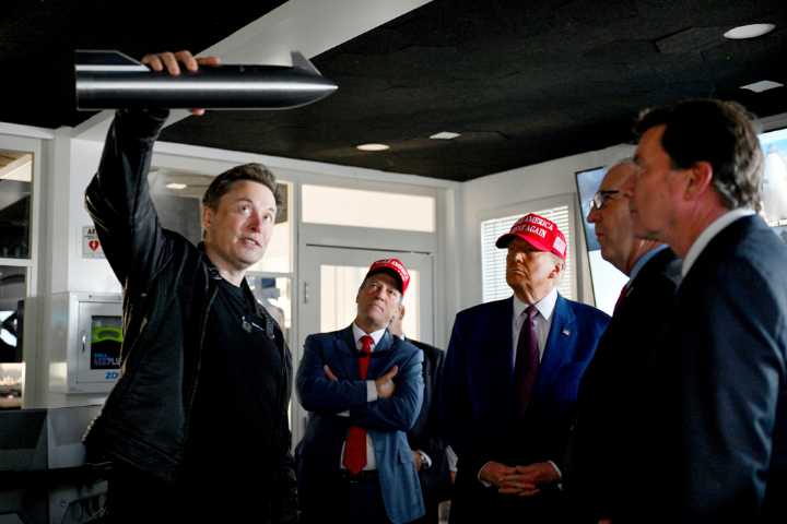 Musk's threat to withdraw Dragon capsule would leave NASA with 1 option: Russia