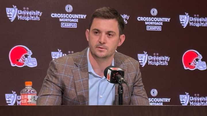 WATCH: Browns OC Tommy Rees on 4-way QB competition format in OTAs