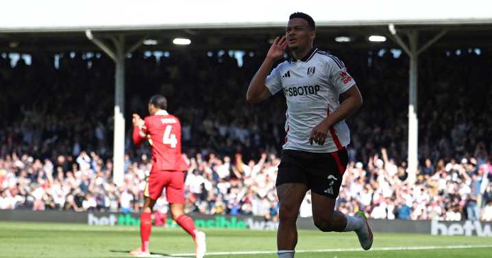 Leeds United transfer latest as new striker decision made amid Manor Solomon twist