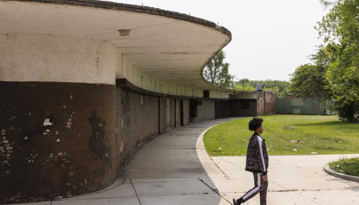 Neglected Altgeld Gardens building designed by famed architect is slated for rebirth