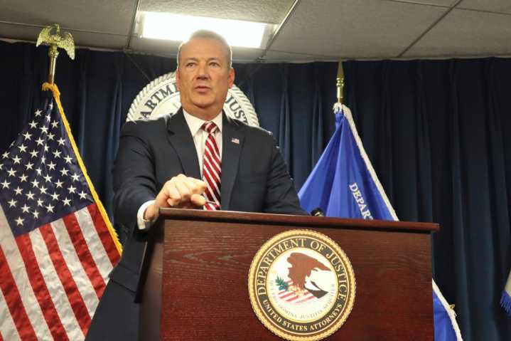 Jefe del ICE defiende uso de máscaras por sus agentes y critica las jurisdicciones santuario en EEUU