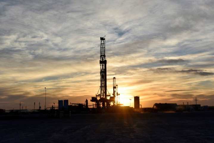 US oil/gas rig count falls for 6th week to 2021 lows, Baker Hughes says