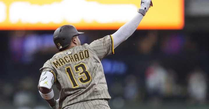 Manny Machado's homer makes the difference as Padres edge Brewers 1