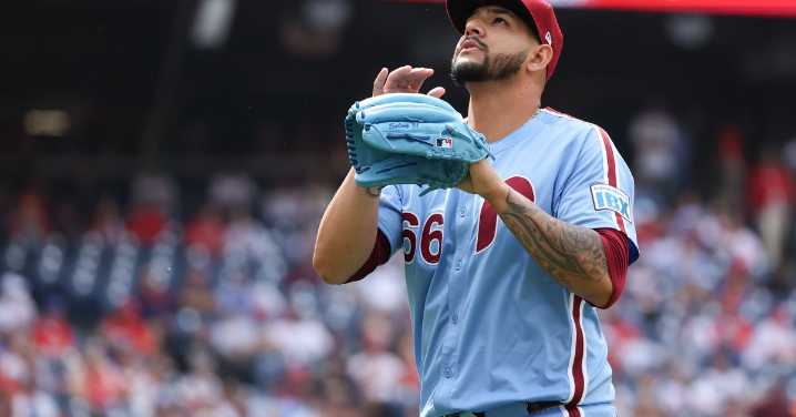 Braves claim reliever José Ruiz