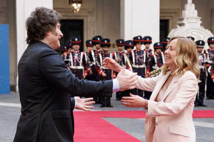 Meloni y Milei, cuarta escena de abrazos y sonrisas en seis meses