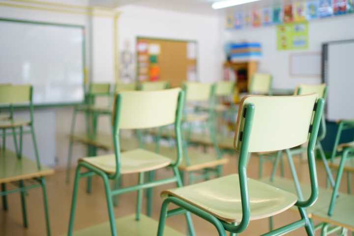 Ventilation system part falls in Ellen Feickert Elementary cafeteria during lunchtime, 3 student injures