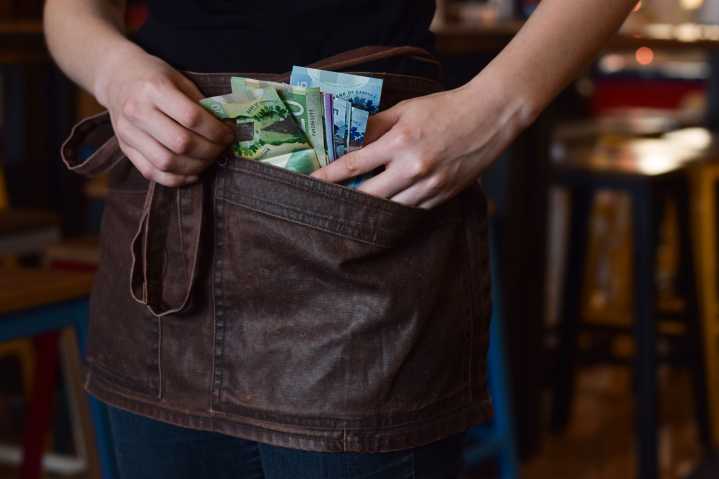 Alberta remains the only province to not raise the minimum wage this decade