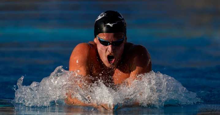 U.S. judge approves $2.8 billion settlement, paving way for colleges to pay athletes millions