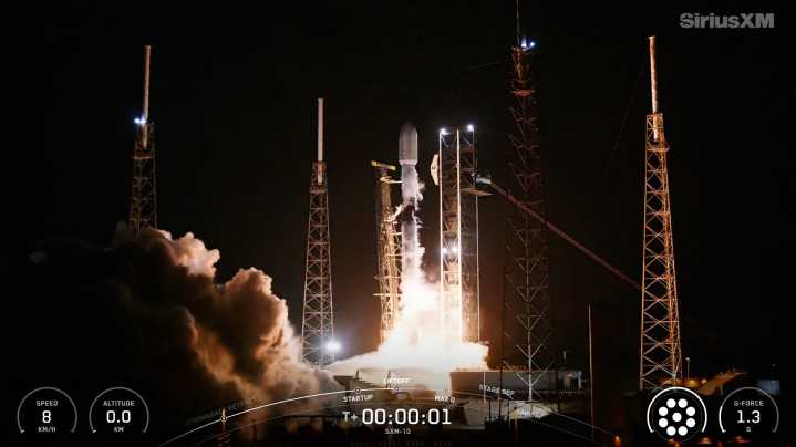 SpaceX launches Sirius XM radio satellite to orbit, lands rocket on ship at sea (photos)