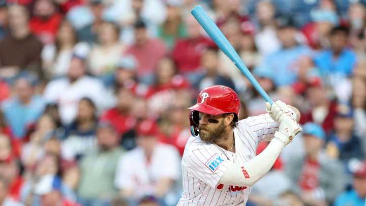 Bryce Harper back in Phillies' lineup after 5