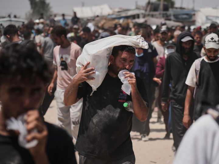 Nine Palestinians killed as Gaza aid distribution centres again close