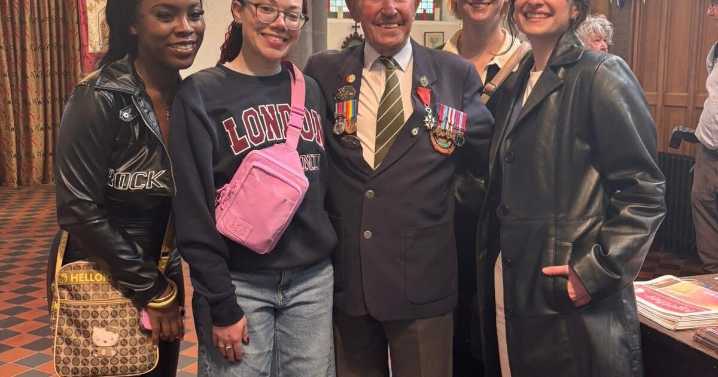 A&M-Central Texas students meet WWII veteran ahead of D