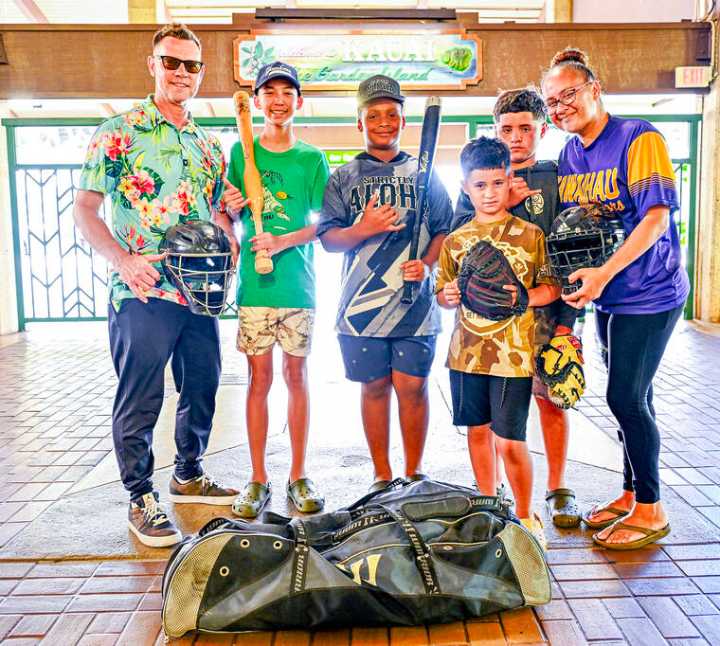 Home Playt comes to visit, donate sproting equipment
