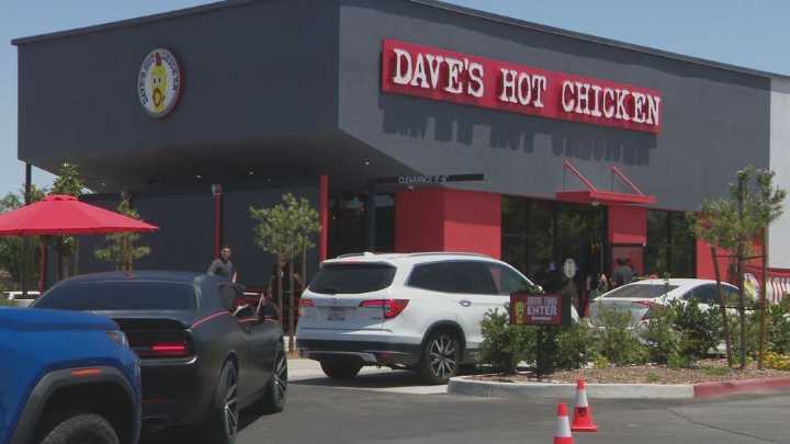 Dave's Hot Chicken opens new location in southwest Bakersfield on Gosford Road