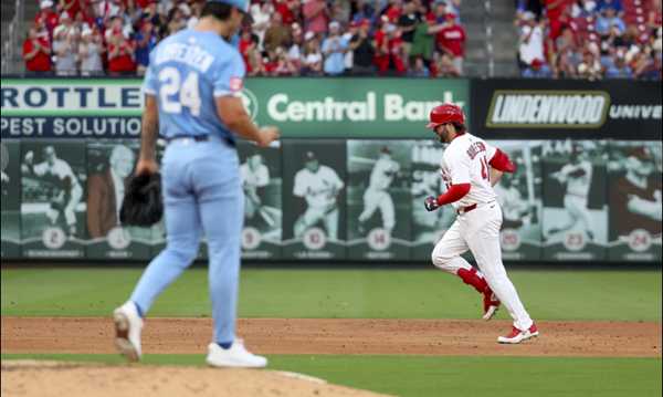 Royals rebound from 5 down to trip Cardinals 10