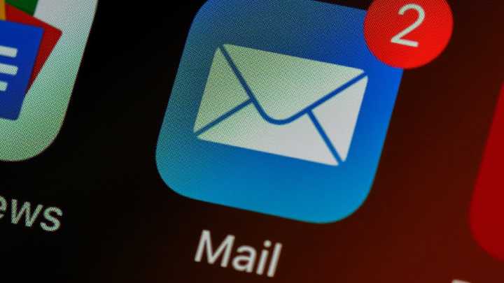 iPhones hit by email chaos as major app freezes and crashes 'driving users crazy'