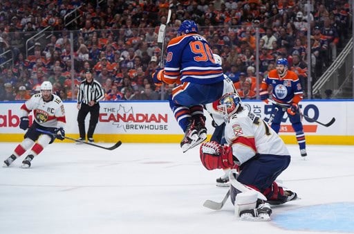 Panthers and Oilers go to double overtime tied at 4 in Game 2 of the Stanley Cup Final