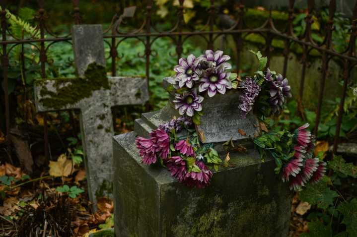 Family Sues Mortuary For Gross Negligence