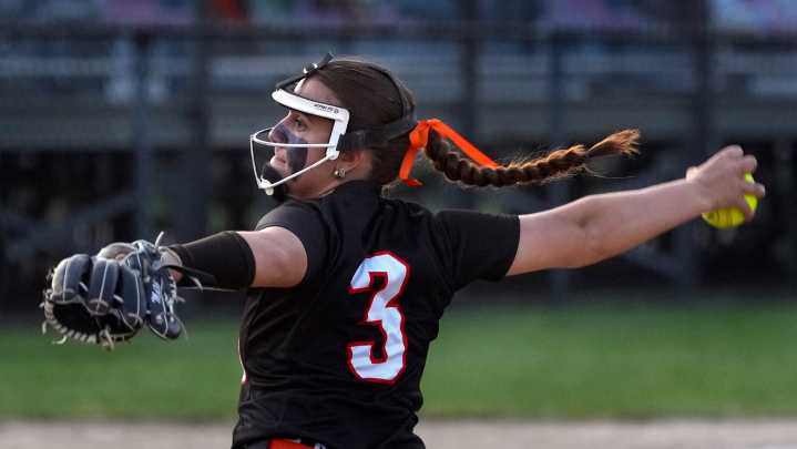 West Warwick softball tops Portsmouth to reach D