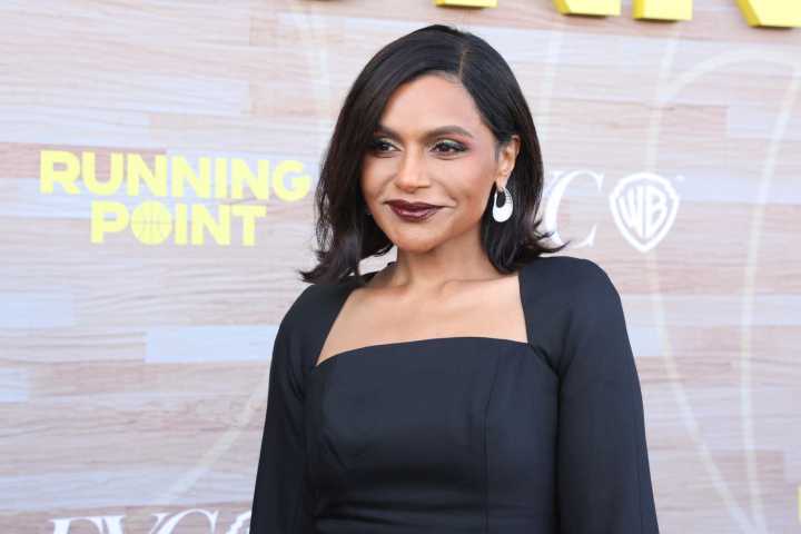 Mindy Kaling Wore Baggy Jeans, Copy Her Look at Amazon