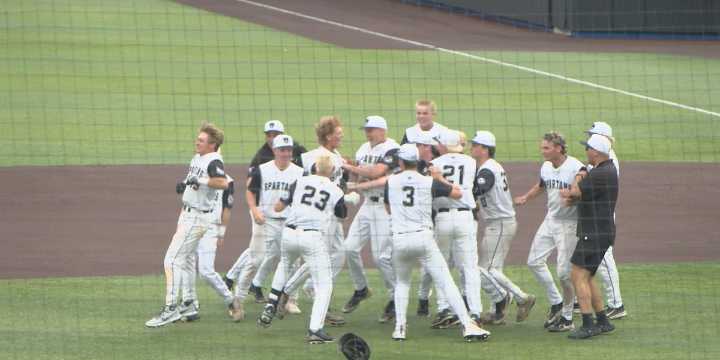 South Warren Walks it off to advance to KHSAA Baseball State Quarterfinals