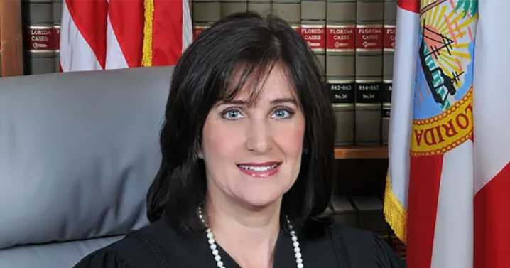 Florida reprende públicamente a jueza de Broward por conducta indebida en campaña