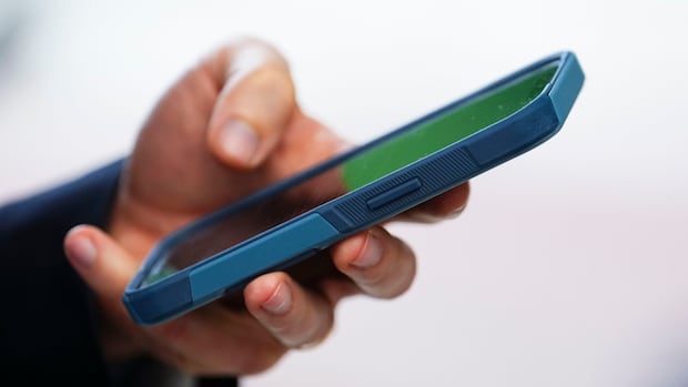 Quebec law helps victims of non-consensual intimate image sharing remove photos