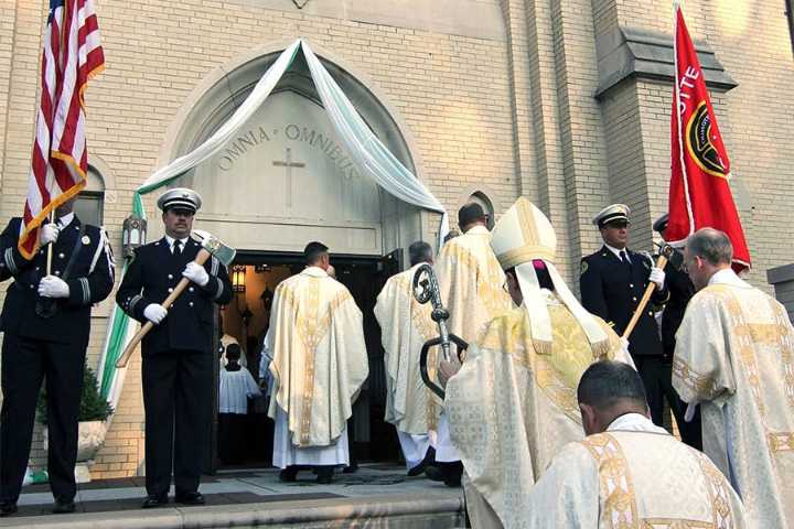 Baltimore native stirs controversy in Charlotte Diocese over liturgical norms