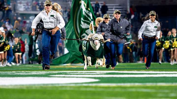 Tight end commits to Colorado State over other Pac