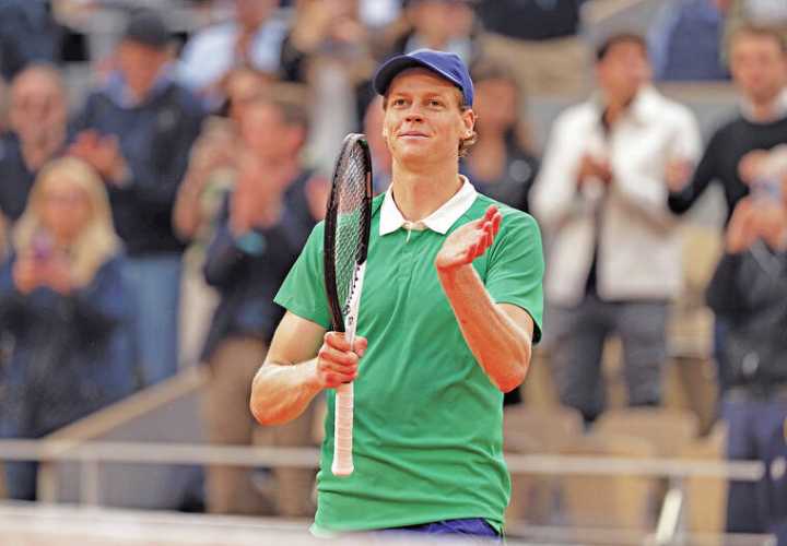 Jannik Sinner, Novak Djokovic reach semifinals at French Open