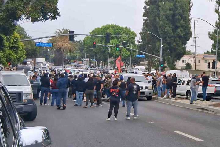 Continúan las redadas de ICE en Los Ángeles; hay manifiestaciones contra la migra