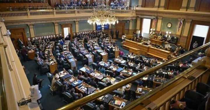 Colorado governor signs bill increasing family leave for parents of NICU babies