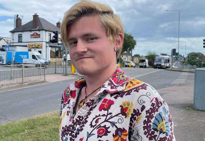 The story behind ‘The 70s Guy’, Haydn Marchant, who reached Facebook fame after walking along A2 between Sittingbourne and Teynham