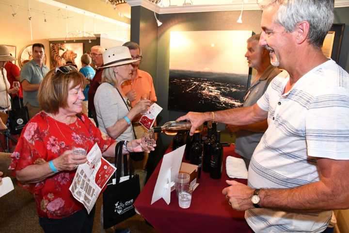 Uncork the fun: Edmonds Summer Wine Walks are back in July
