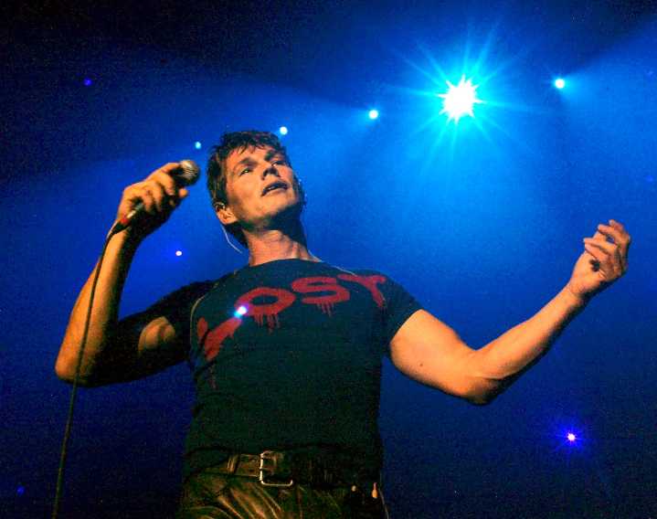 Singer of iconic 80s band known for genre-defining music video reveals Parkinson’s diagnosis