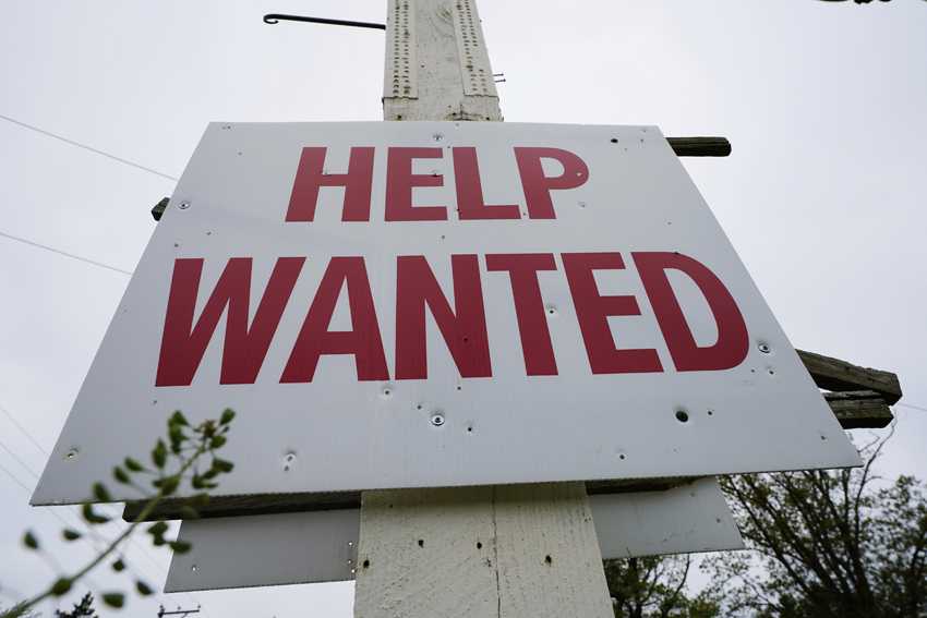 U.S. job growth slows amid Trump tariff fears