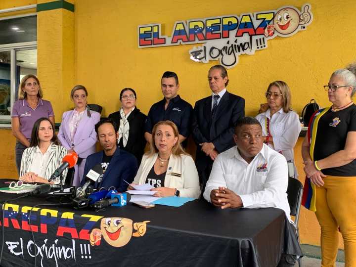 Venezolanos denuncian estar entre la espada y la pared por persecución en Venezuela y EEUU