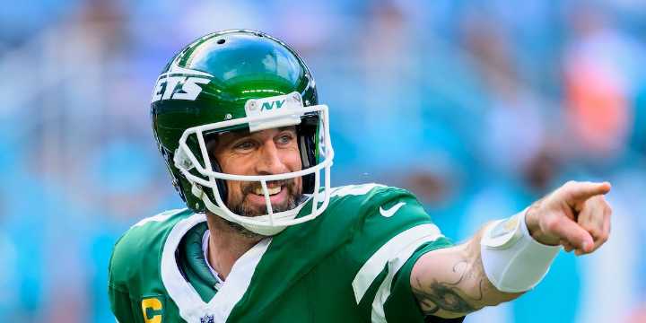 Aaron Rodgers ends months-long dance with Steelers, informs team he plans to sign, AP source says